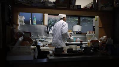 Videoproduktion auf Sado-Island in Japan zur Bewerbung einer Unterkunft / Ryokan. Zubereitung eines typischen Japanischen Frückstücks von einem Japanischen Koch.